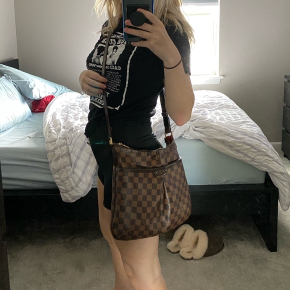 SOLD ❤️ Louis Vuitton Bloomsbury Crossbody - Picture 4 of 15